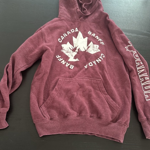 Banff, Canada sweater women’s size small dark red/ Burgundy. - Picture 2 of 4